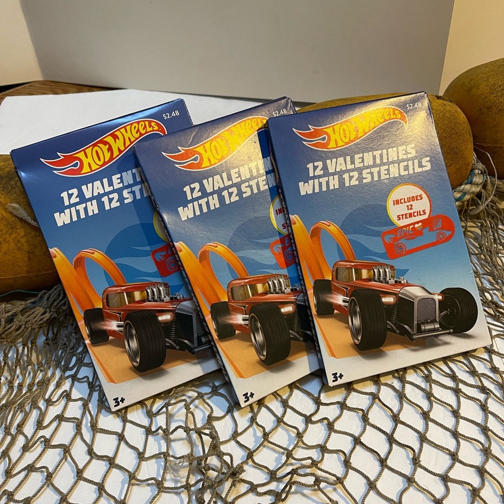 New in Box  Hot Wheels  Valentines with Stencils  12 x 3 (36 total)  count